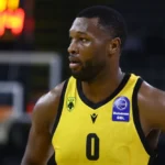 Ο Ραϊκουάν Γκρέι σε αγώνα της ΑΕΚ για το Basketball Champions League